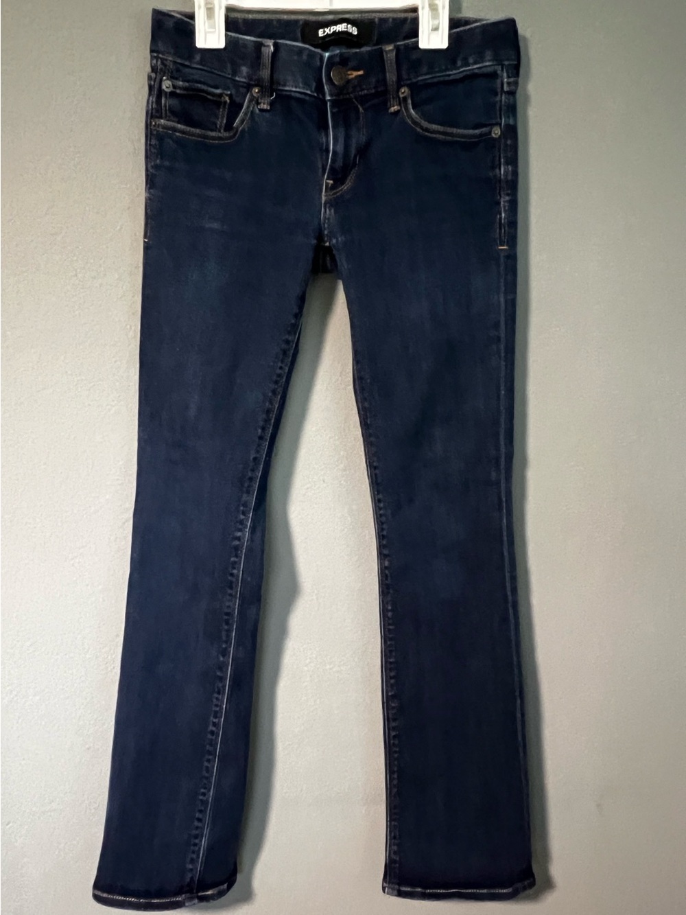 Express Barely Boot Cut Low Rise Jeans, size 0 regular